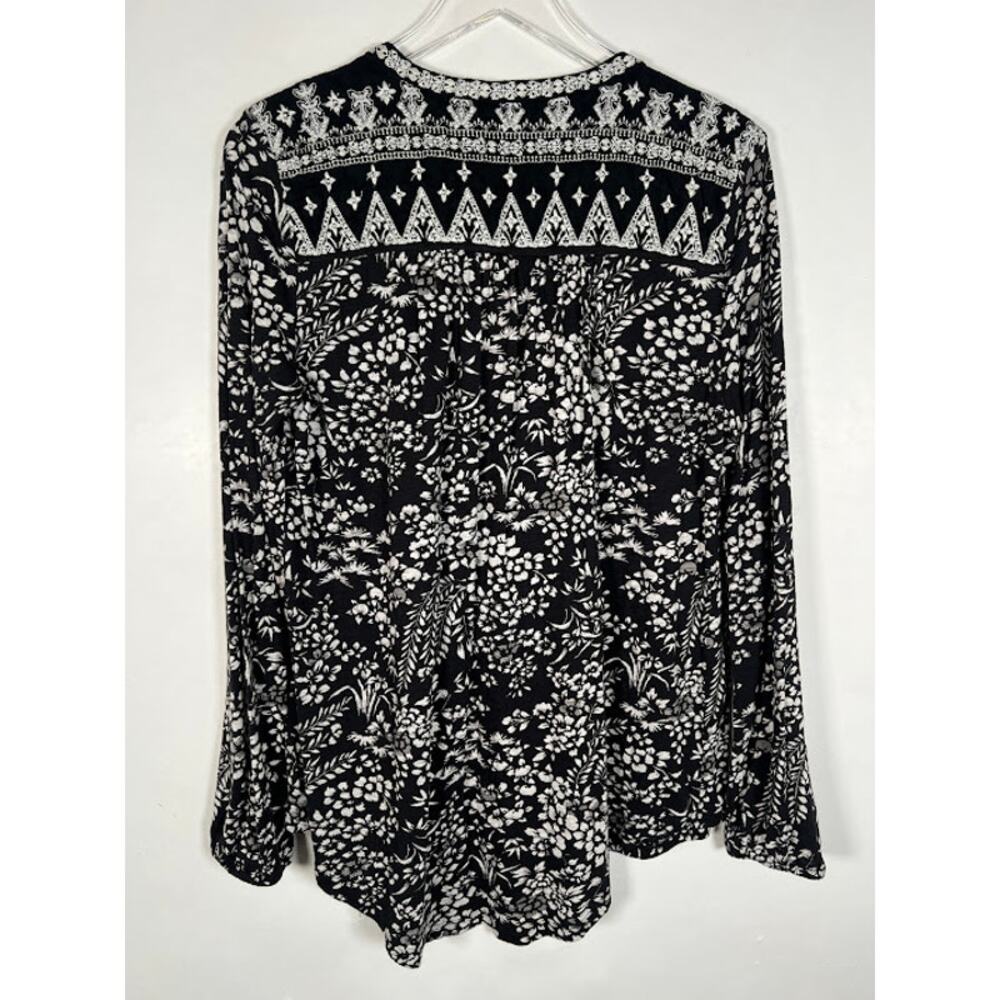 Lucky Brand Women's V Neck 3/4 Sleeve Blouse Shirt L Black Floral Embroidered - Picture 2 of 8